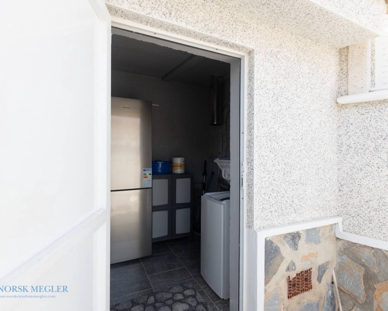 Chalet de 2 habitaciones en Ciudad Quesada en venta con piscina - 420.000 € (Ref: 9426237)