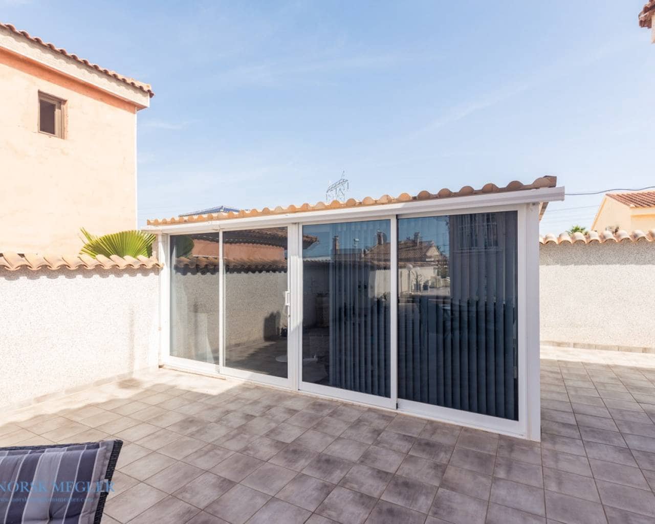 Chalet de 2 habitaciones en Ciudad Quesada en venta con piscina - 420.000 € (Ref: 9426237)