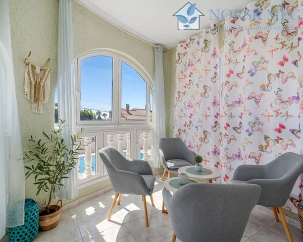 Chalet de 2 habitaciones en Ciudad Quesada, Rojales en venta con piscina - 420.000 € (Ref: 9426237)