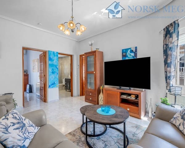 Chalet de 2 habitaciones en Ciudad Quesada, Rojales en venta con piscina - 420.000 € (Ref: 9426237)