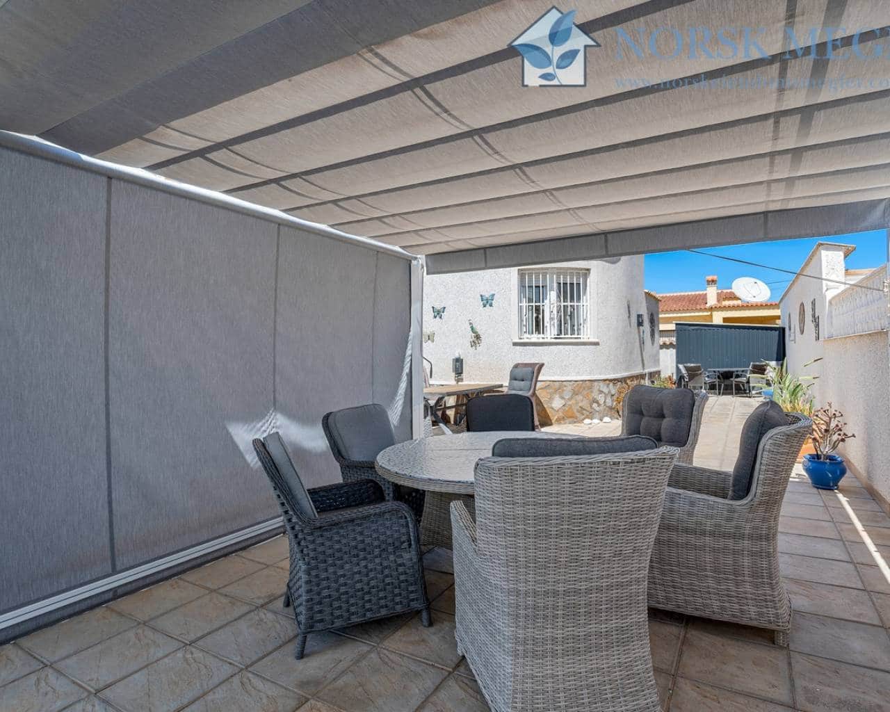 Chalet de 2 habitaciones en Ciudad Quesada en venta con piscina - 420.000 € (Ref: 9426237)