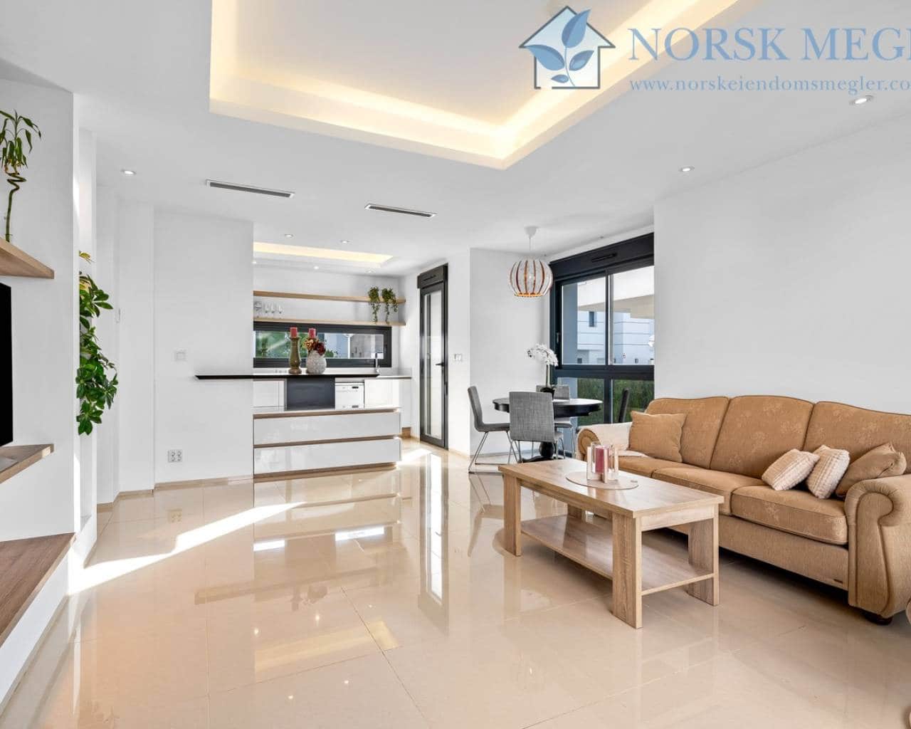 Casa de 3 habitaciones en Ciudad Quesada en venta con piscina - 420.000 € (Ref: 9426417)