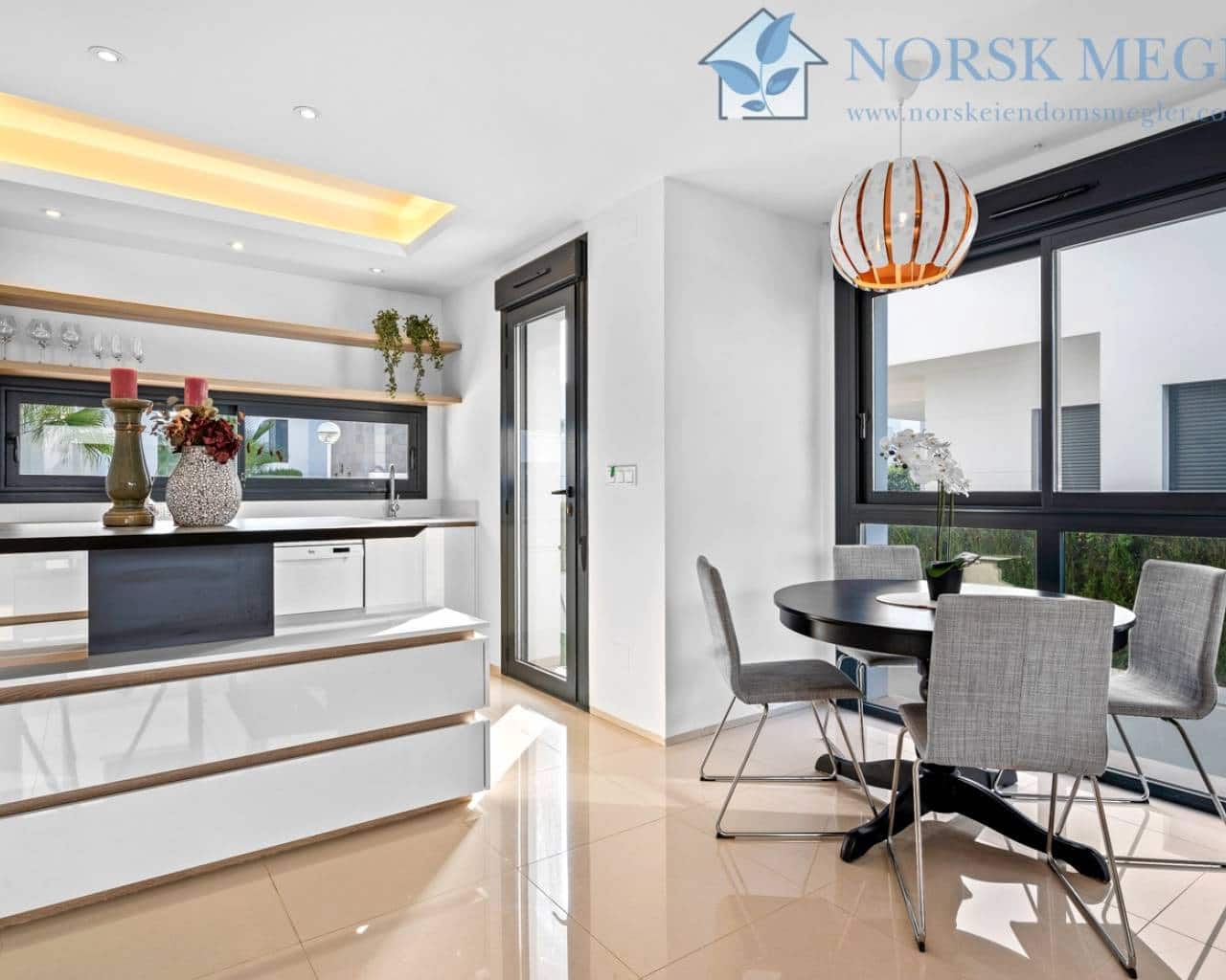 Casa de 3 habitaciones en Ciudad Quesada en venta con piscina - 420.000 € (Ref: 9426417)