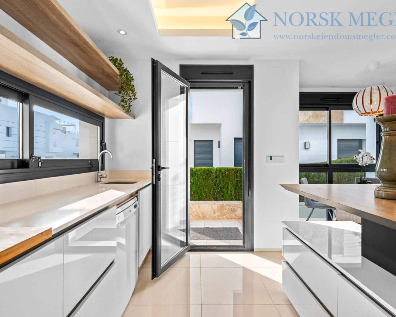 Casa de 3 habitaciones en Ciudad Quesada en venta con piscina - 420.000 € (Ref: 9426417)