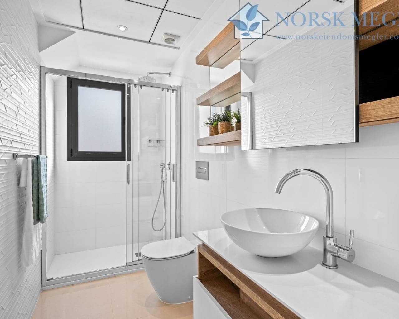 Casa de 3 habitaciones en Ciudad Quesada en venta con piscina - 420.000 € (Ref: 9426417)