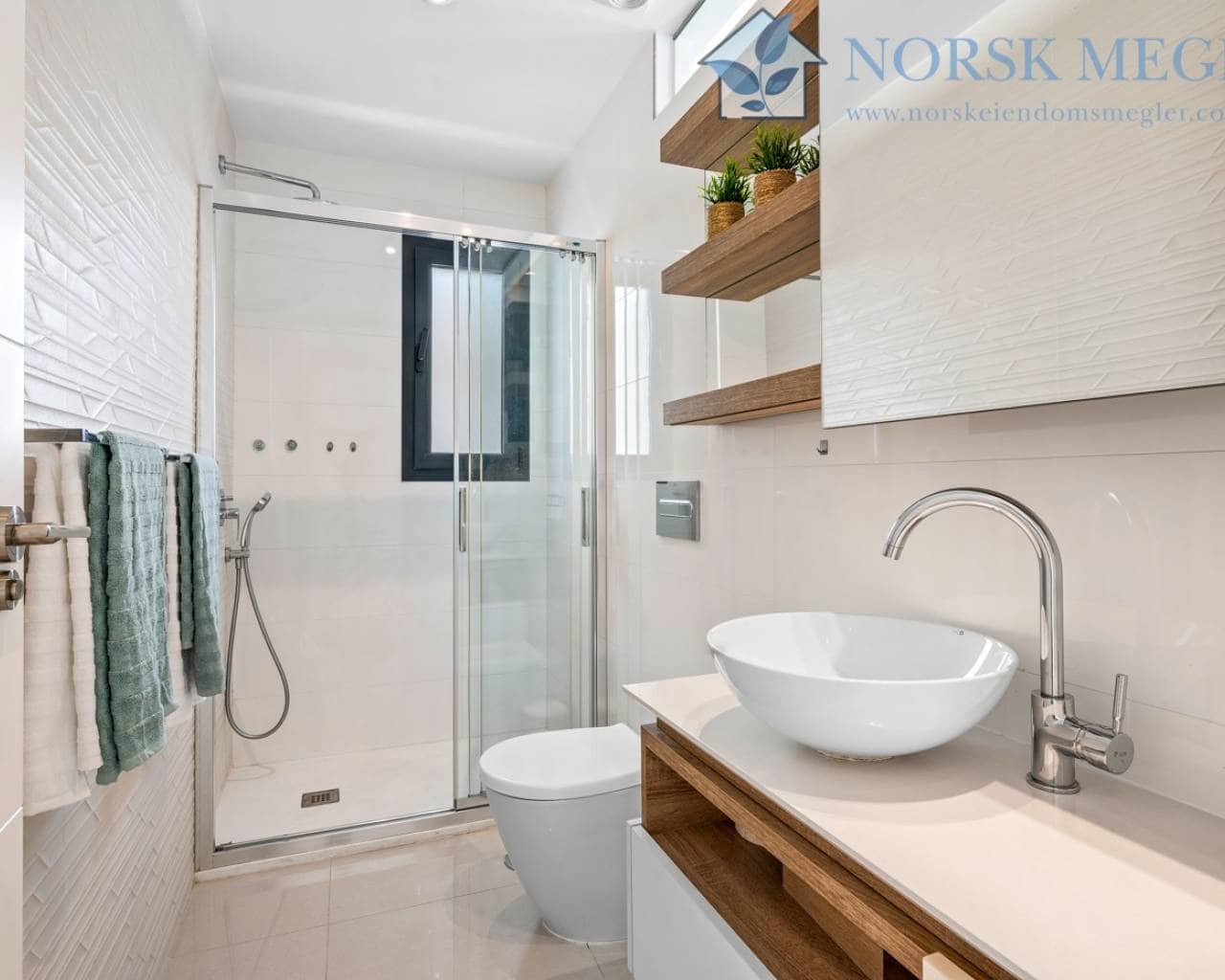 Casa de 3 habitaciones en Ciudad Quesada en venta con piscina - 420.000 € (Ref: 9426417)