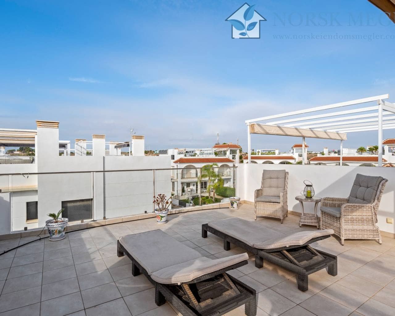 Casa de 3 habitaciones en Ciudad Quesada en venta con piscina - 420.000 € (Ref: 9426417)