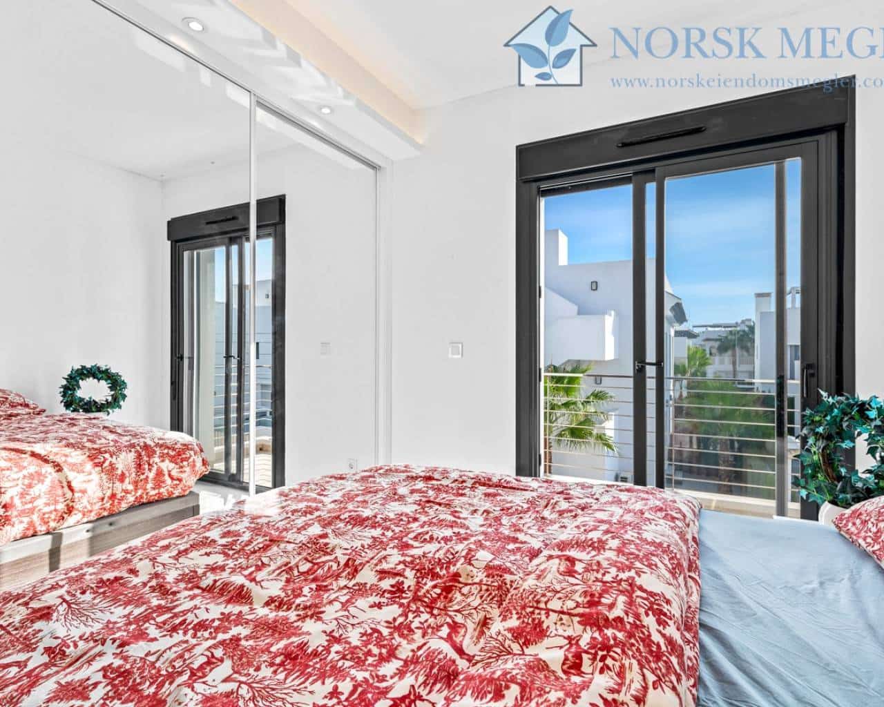 Casa de 3 habitaciones en Ciudad Quesada en venta con piscina - 420.000 € (Ref: 9426417)