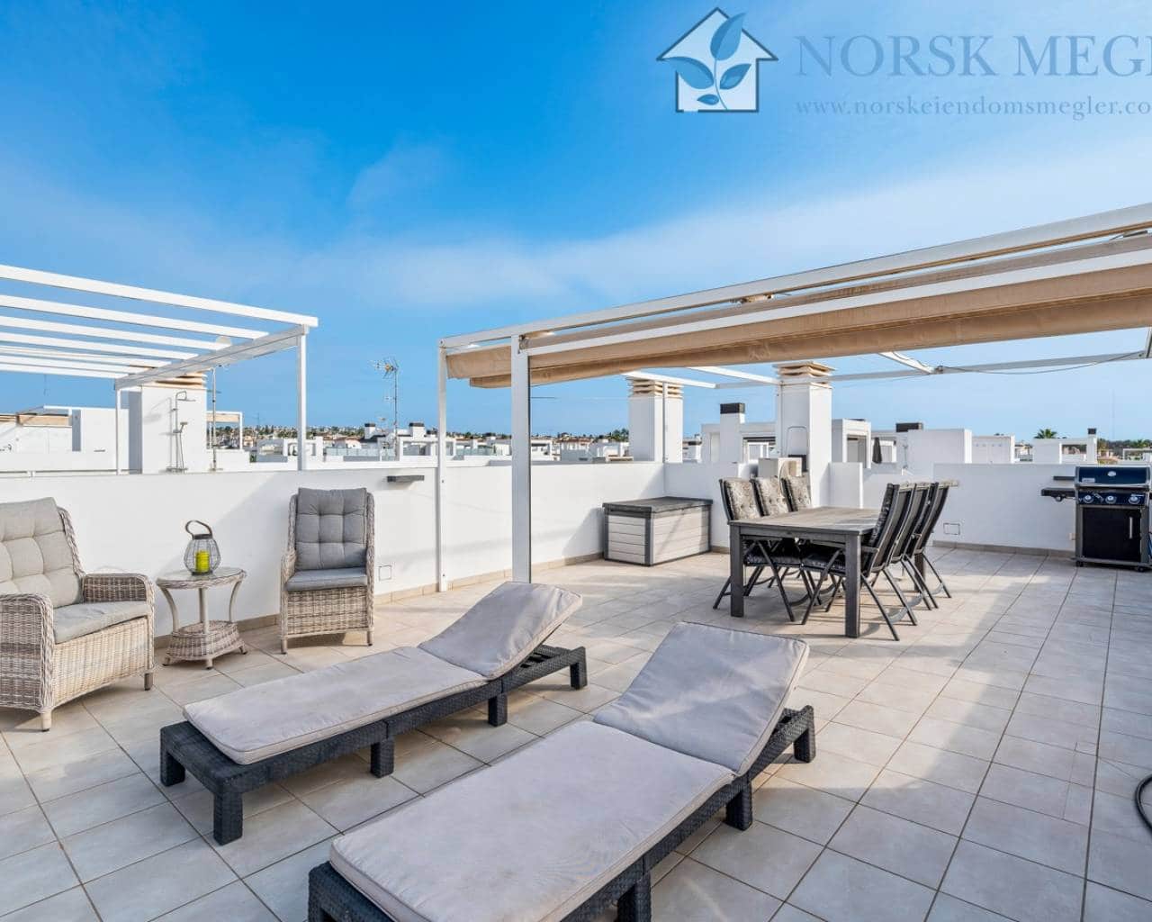 Casa de 3 habitaciones en Ciudad Quesada en venta con piscina - 420.000 € (Ref: 9426417)