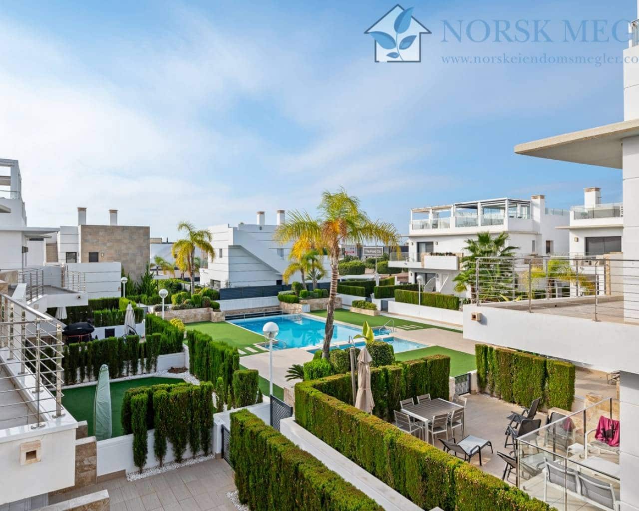 Casa de 3 habitaciones en Ciudad Quesada en venta con piscina - 420.000 € (Ref: 9426417)