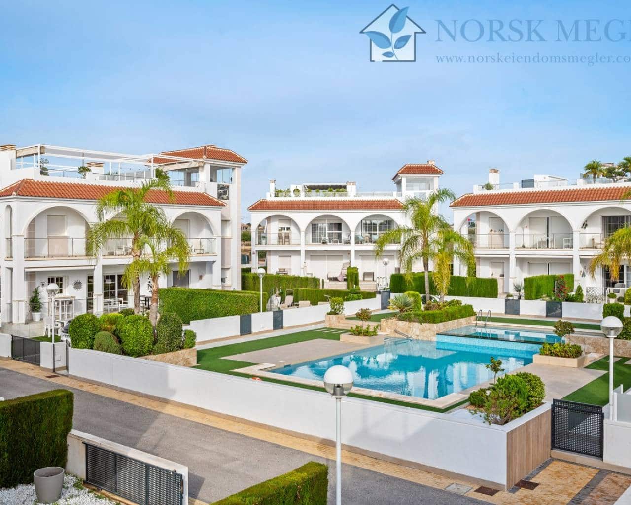 Casa de 3 habitaciones en Ciudad Quesada en venta con piscina - 420.000 € (Ref: 9426417)