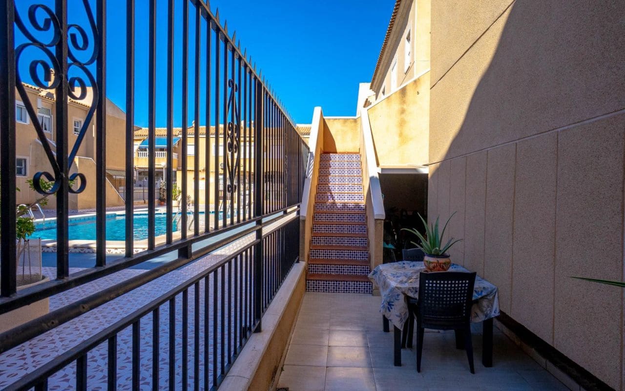 2 makuuhuone Huoneisto myytävänä paikassa Torrevieja mukana uima-altaan - 125 000 € (Ref: 9426528)