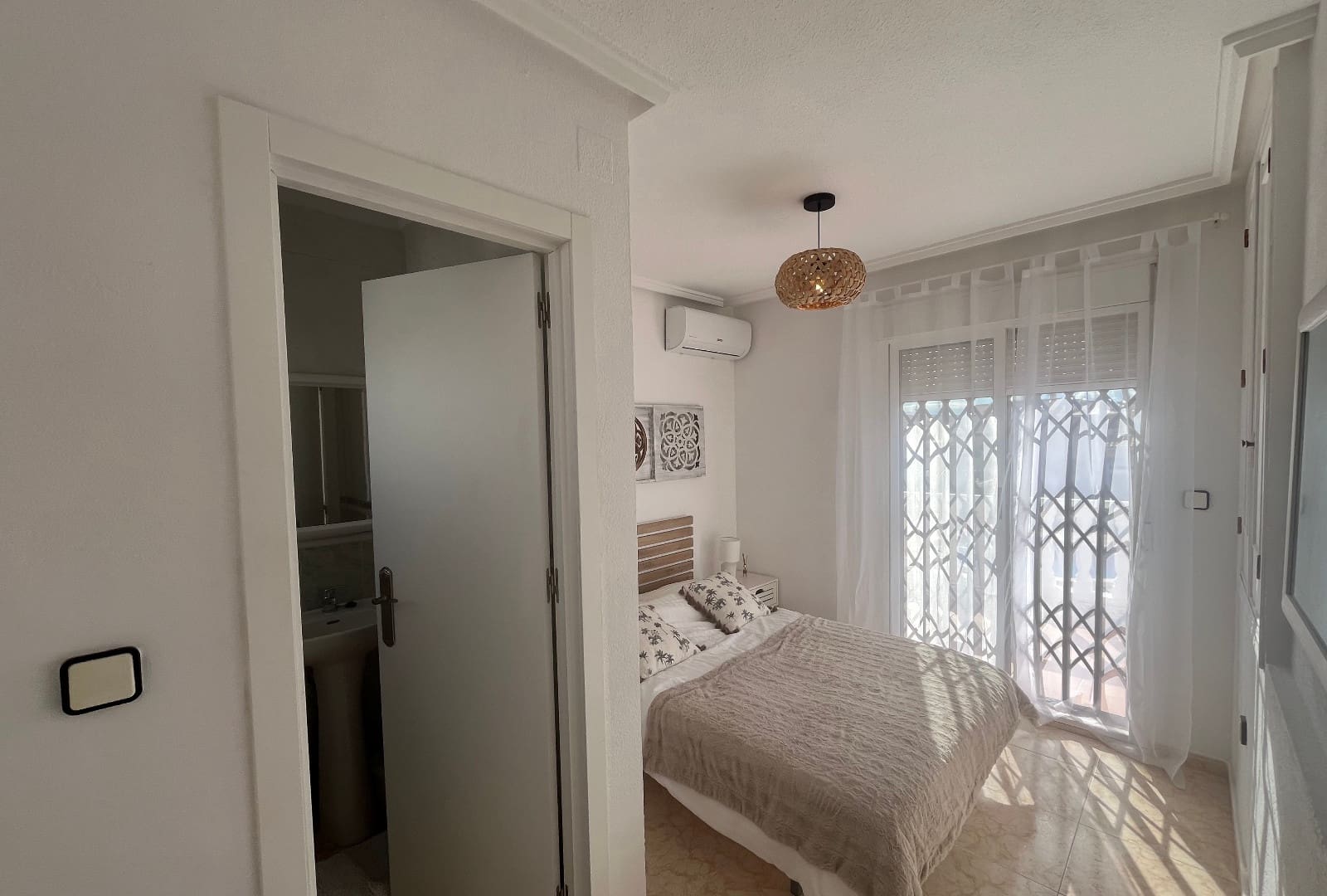 3 soverom Rekkehus til salgs i Punta Prima med svømmebasseng - € 249 999 (Ref: 9432454)