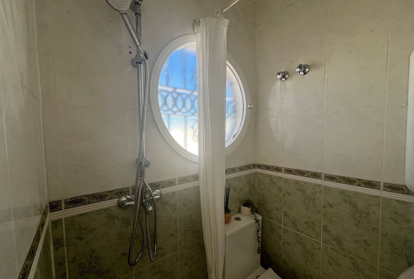 3 soverom Rekkehus til salgs i Punta Prima med svømmebasseng - € 249 999 (Ref: 9432454)