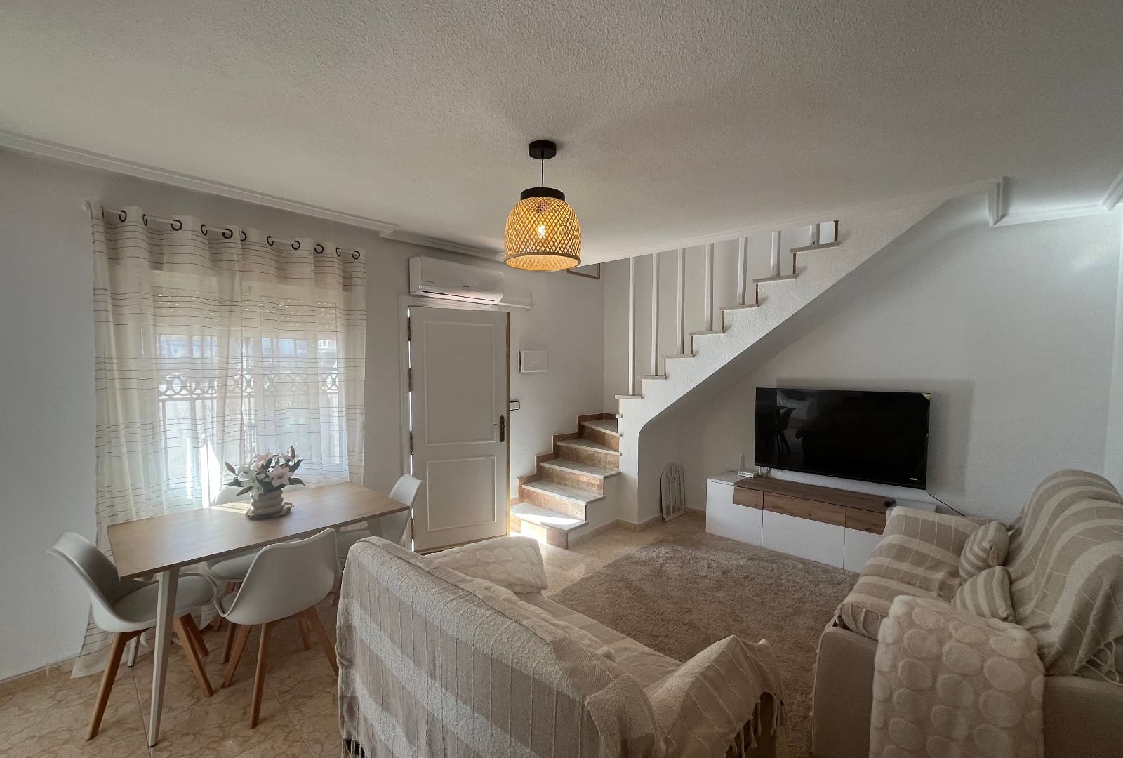 3 soverom Rekkehus til salgs i Punta Prima med svømmebasseng - € 249 999 (Ref: 9432454)