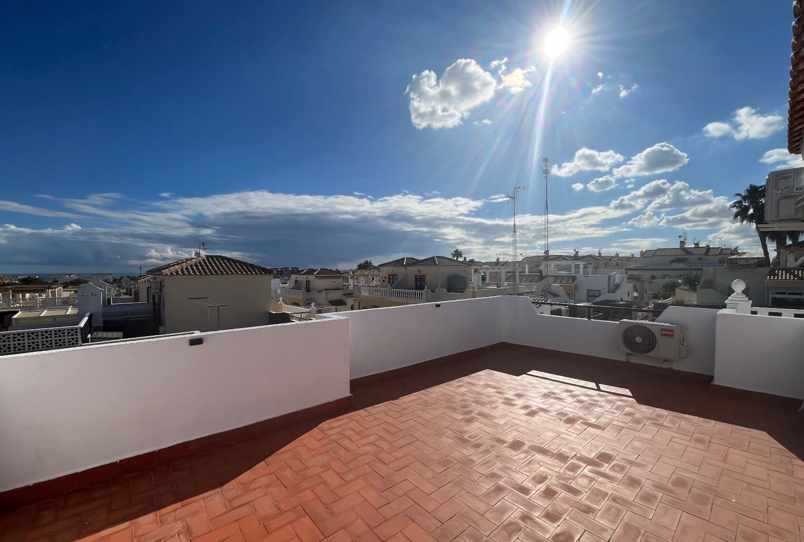 3 soverom Rekkehus til salgs i Punta Prima med svømmebasseng - € 249 999 (Ref: 9432454)