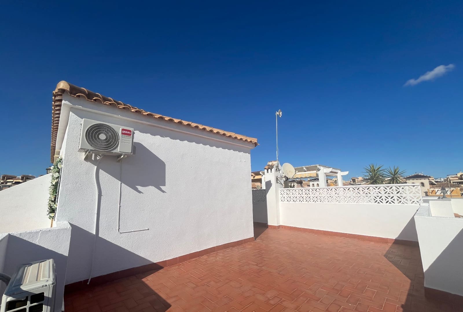 3 soverom Rekkehus til salgs i Punta Prima med svømmebasseng - € 249 999 (Ref: 9432454)