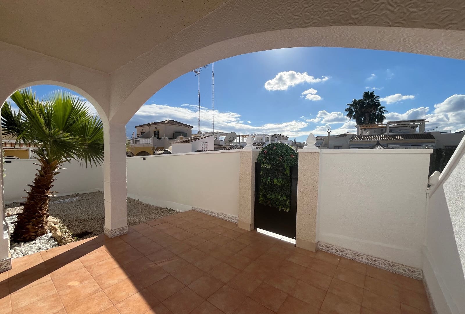 3 soverom Rekkehus til salgs i Punta Prima med svømmebasseng - € 249 999 (Ref: 9432454)