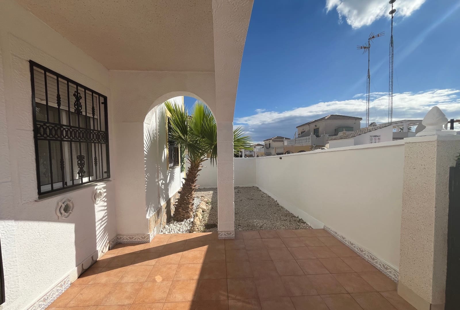 3 soverom Rekkehus til salgs i Punta Prima med svømmebasseng - € 249 999 (Ref: 9432454)