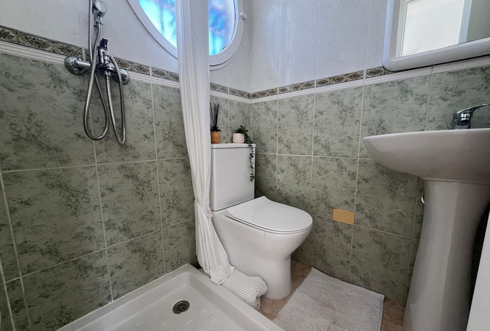 3 soverom Rekkehus til salgs i Punta Prima med svømmebasseng - € 249 999 (Ref: 9432454)