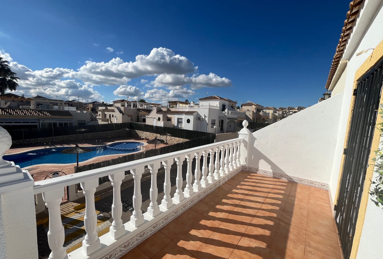 3 soverom Rekkehus til salgs i Punta Prima med svømmebasseng - € 249 999 (Ref: 9432454)