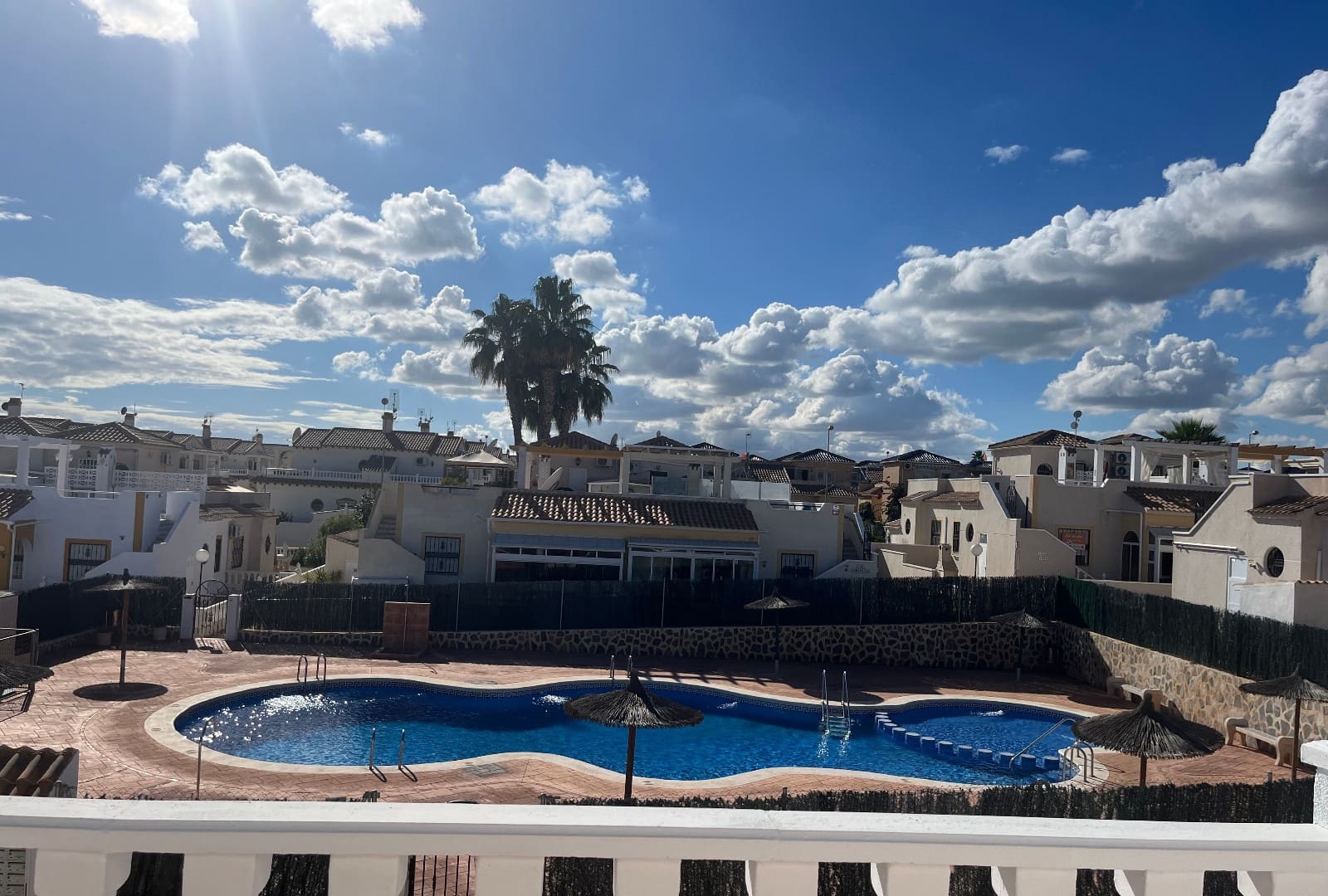 3 soverom Rekkehus til salgs i Punta Prima med svømmebasseng - € 249 999 (Ref: 9432454)