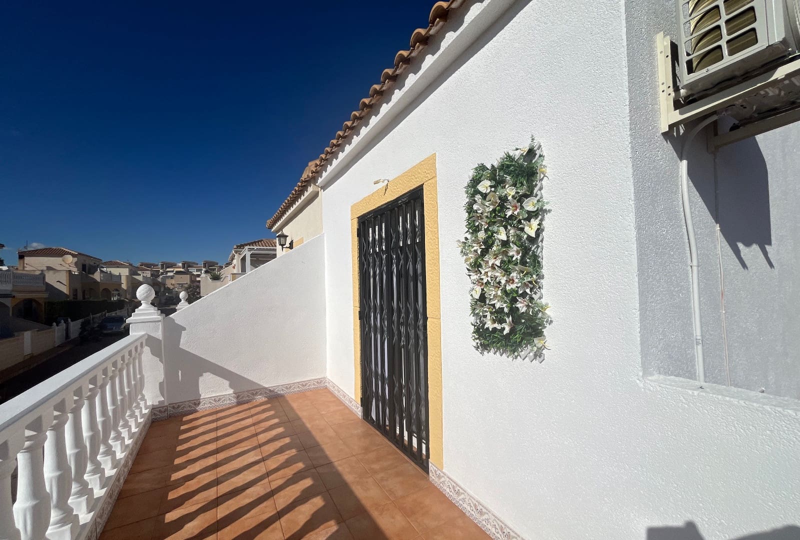 3 soverom Rekkehus til salgs i Punta Prima med svømmebasseng - € 249 999 (Ref: 9432454)