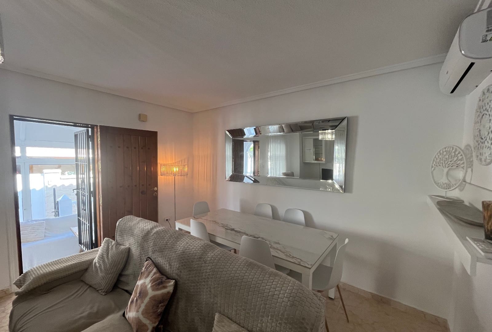 2 sypialnia Bungalow na sprzedaż w Punta Prima z basenem - 219 999 € (Ref: 9432455)