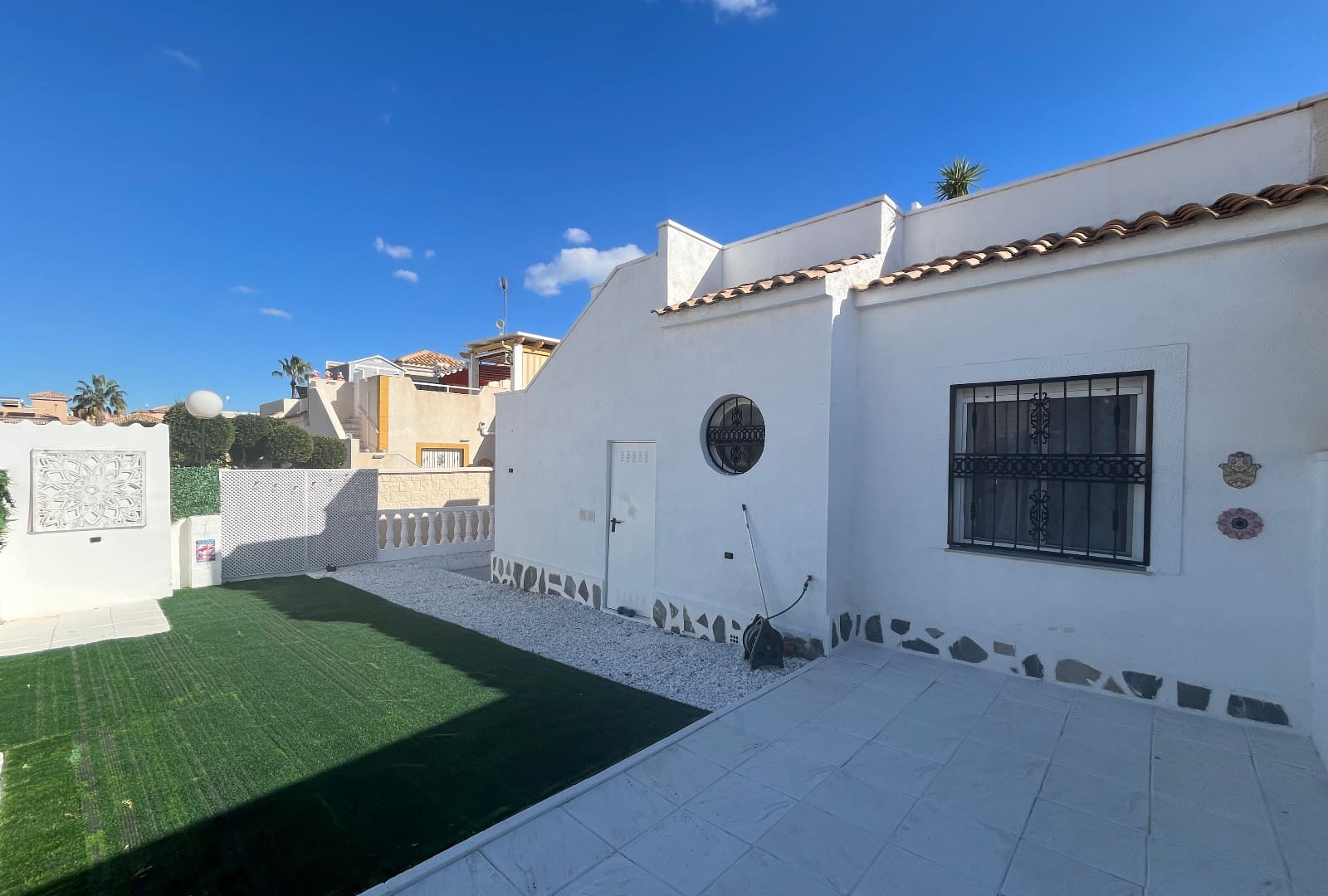 2 sypialnia Bungalow na sprzedaż w Punta Prima z basenem - 219 999 € (Ref: 9432455)