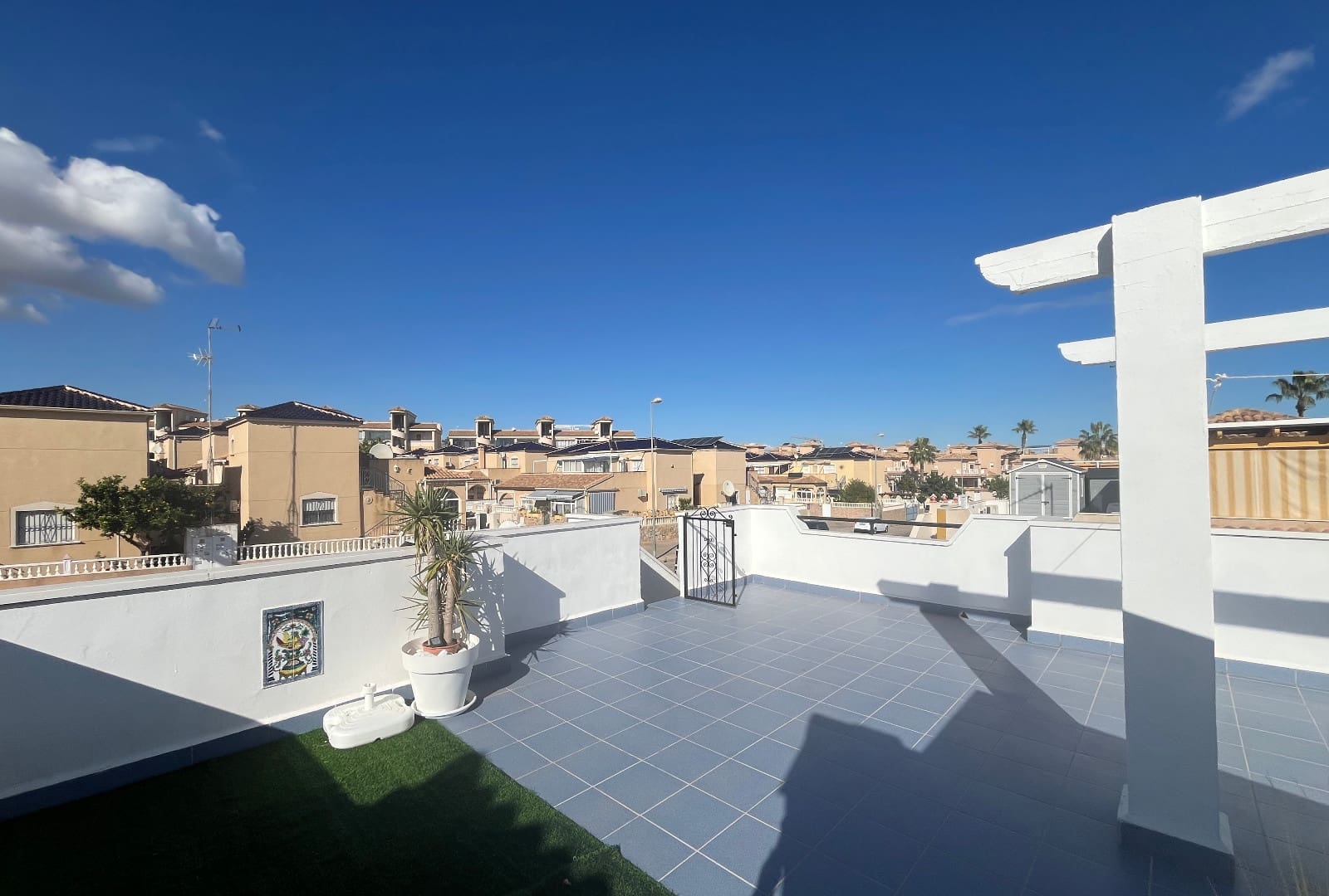 2 sypialnia Bungalow na sprzedaż w Punta Prima z basenem - 219 999 € (Ref: 9432455)