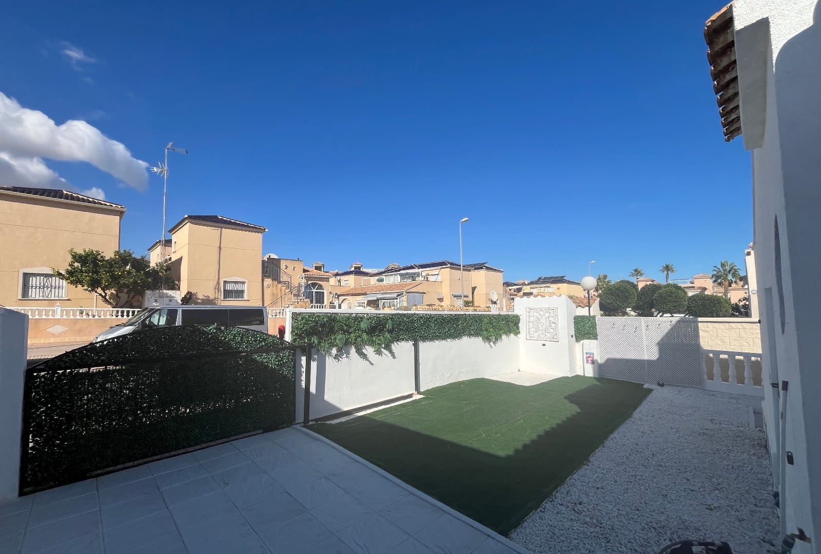 2 sypialnia Bungalow na sprzedaż w Punta Prima z basenem - 219 999 € (Ref: 9432455)