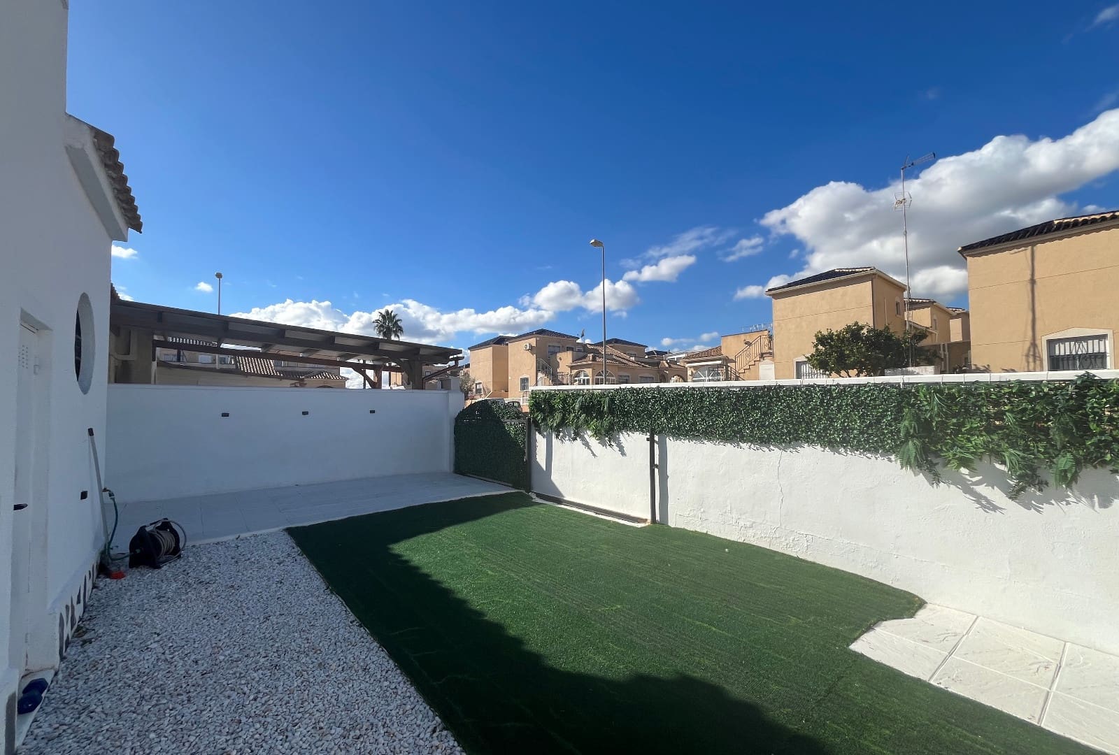 2 sypialnia Bungalow na sprzedaż w Punta Prima z basenem - 219 999 € (Ref: 9432455)