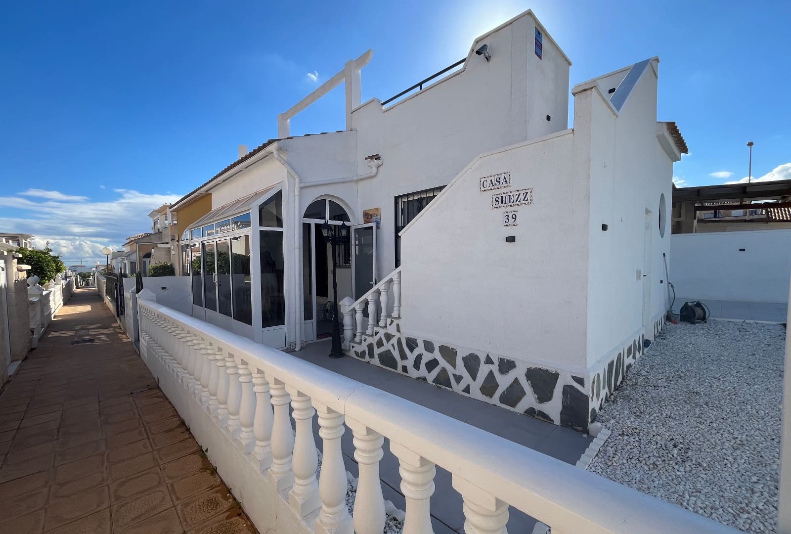 2 sypialnia Bungalow na sprzedaż w Punta Prima z basenem - 219 999 € (Ref: 9432455)