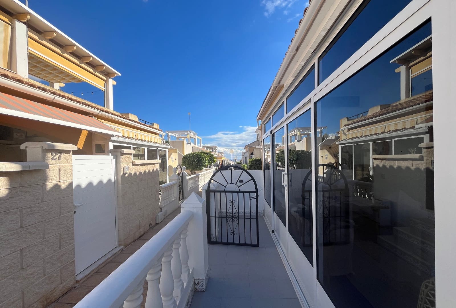 2 sypialnia Bungalow na sprzedaż w Punta Prima z basenem - 219 999 € (Ref: 9432455)