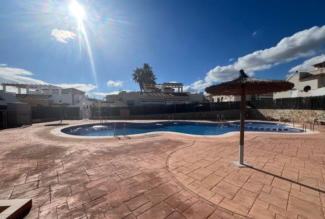 2 soveværelse Bungalow til salg i Punta Prima, Torrevieja med swimmingpool - € 219.999 (Ref: 9432455)