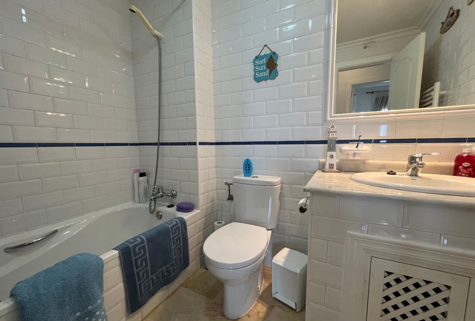 2 bedroom Apartment for sale in Villamartin with pool - € 199,995 (Ref: 9432456)