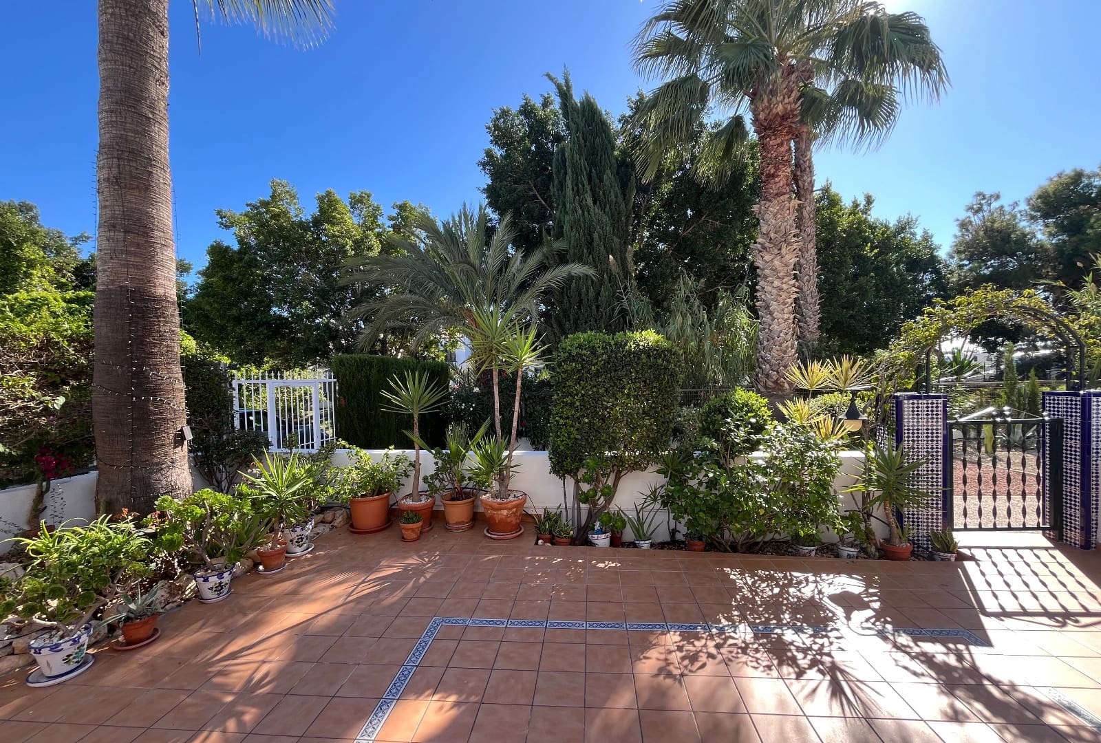 2 bedroom Apartment for sale in Villamartin with pool - € 199,995 (Ref: 9432456)