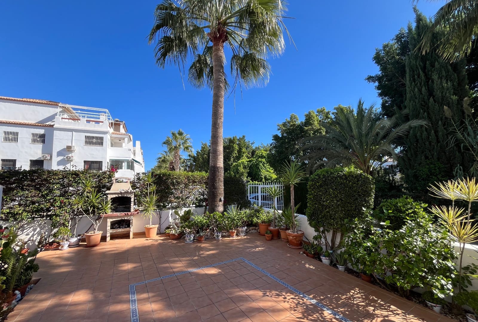 2 bedroom Apartment for sale in Villamartin with pool - € 199,995 (Ref: 9432456)