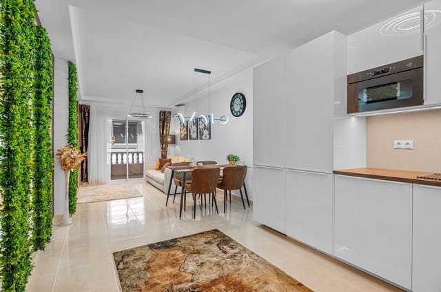 2 bedroom Apartment for sale in Torrevieja - € 189,000 (Ref: 9433441)