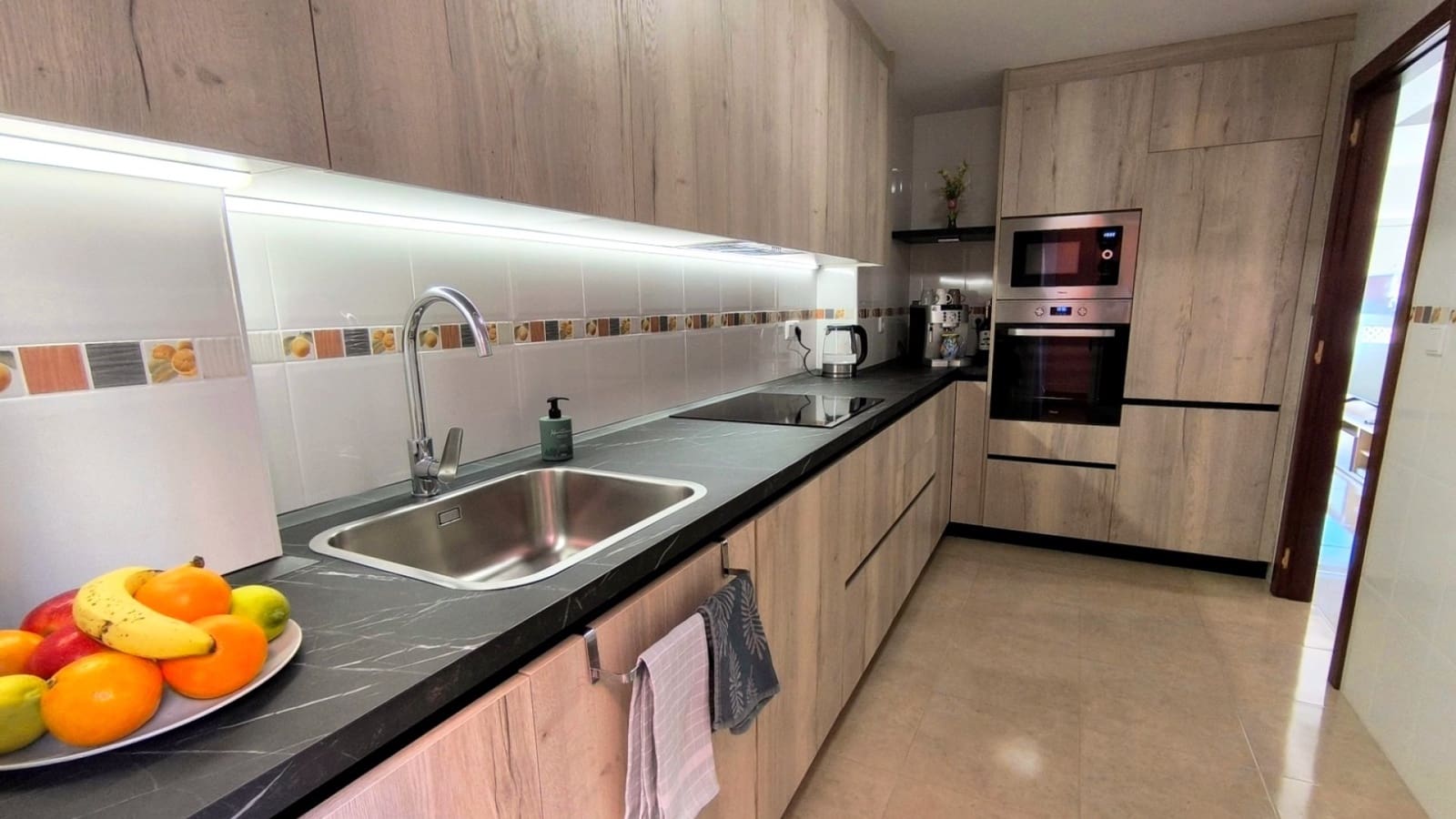 4 makuuhuone Omakotitalo myytävänä paikassa Bigastro mukana uima-altaan 
autotalli - 219 000 € (Ref: 9435003)