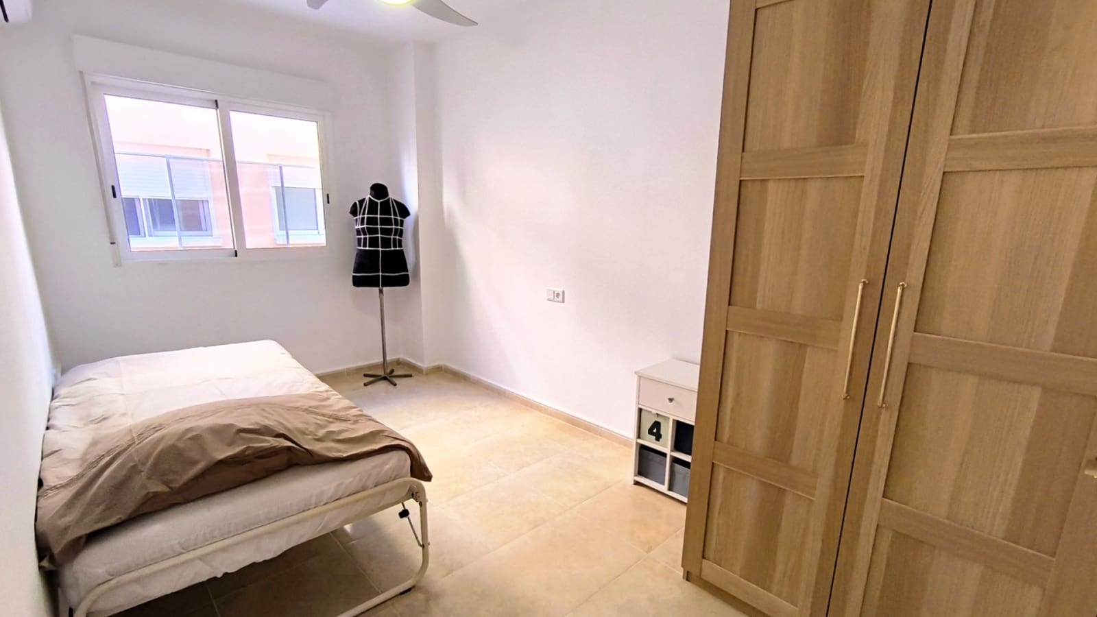 4 makuuhuone Omakotitalo myytävänä paikassa Bigastro mukana uima-altaan 
autotalli - 219 000 € (Ref: 9435003)