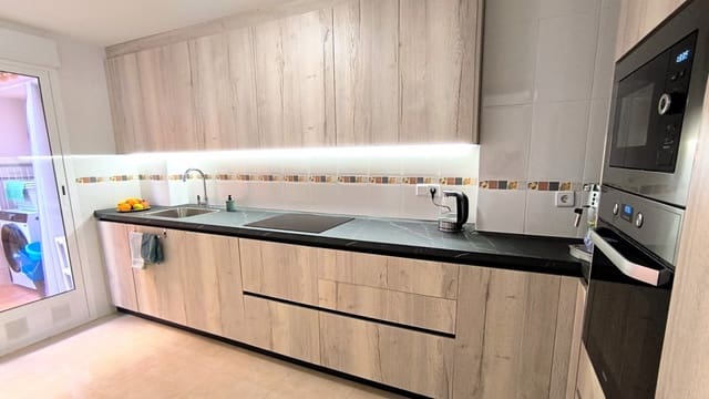 4 makuuhuone Omakotitalo myytävänä paikassa Bigastro mukana uima-altaan 
autotalli - 219 000 € (Ref: 9435003)