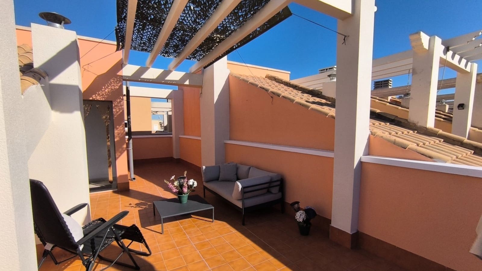 4 makuuhuone Omakotitalo myytävänä paikassa Bigastro mukana uima-altaan 
autotalli - 219 000 € (Ref: 9435003)