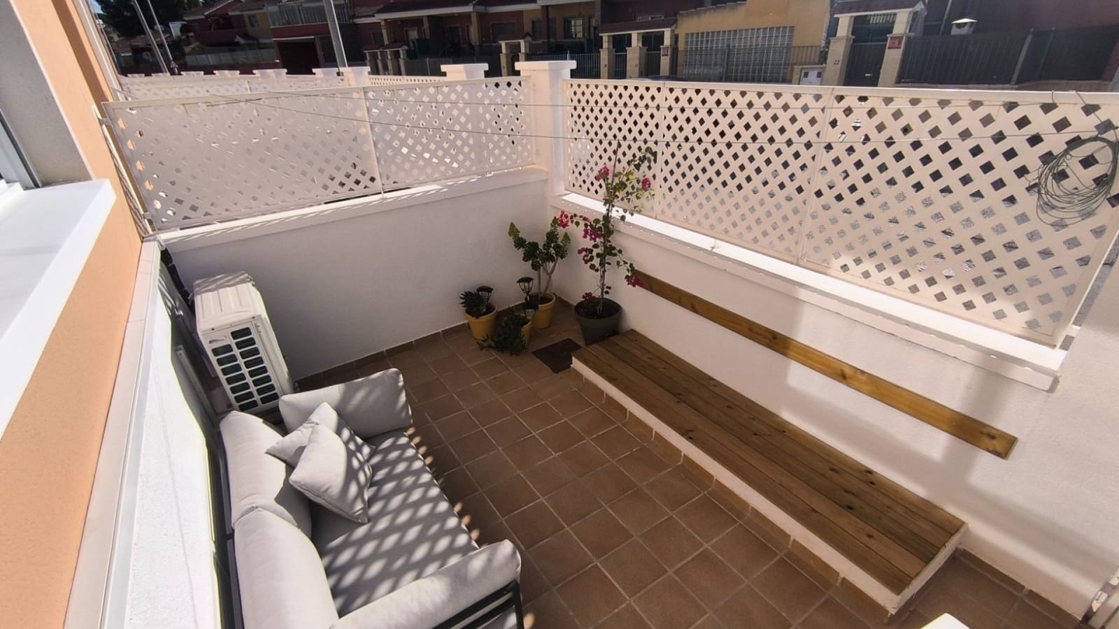 4 makuuhuone Omakotitalo myytävänä paikassa Bigastro mukana uima-altaan 
autotalli - 219 000 € (Ref: 9435003)