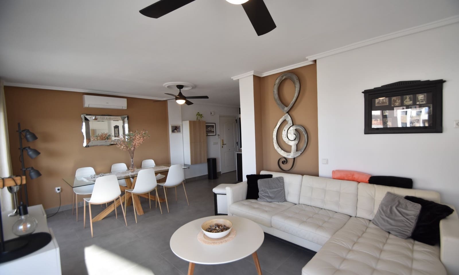 3 makuuhuone Huoneisto myytävänä paikassa Ciudad Quesada mukana uima-altaan - 219 000 € (Ref: 9436315)