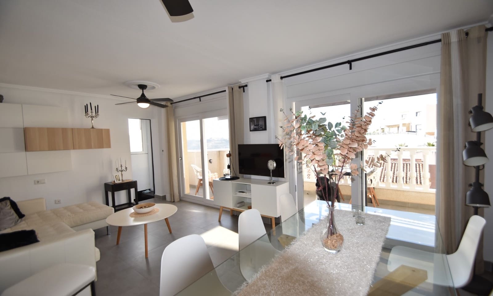 3 makuuhuone Huoneisto myytävänä paikassa Ciudad Quesada mukana uima-altaan - 219 000 € (Ref: 9436315)