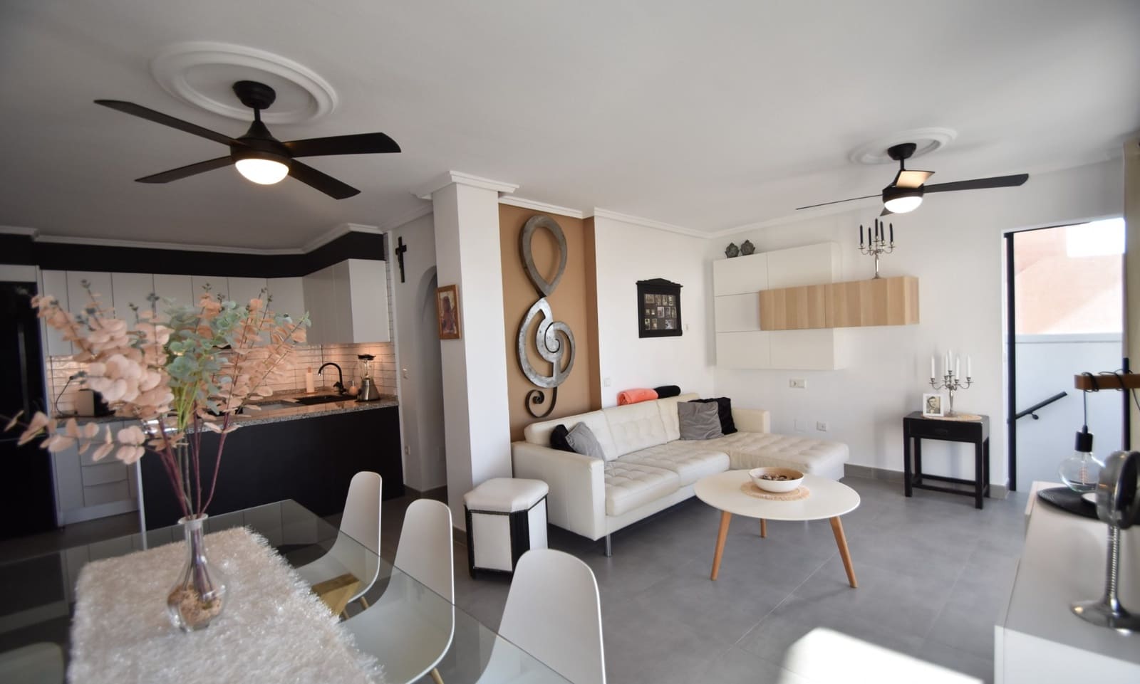 3 makuuhuone Huoneisto myytävänä paikassa Ciudad Quesada mukana uima-altaan - 219 000 € (Ref: 9436315)