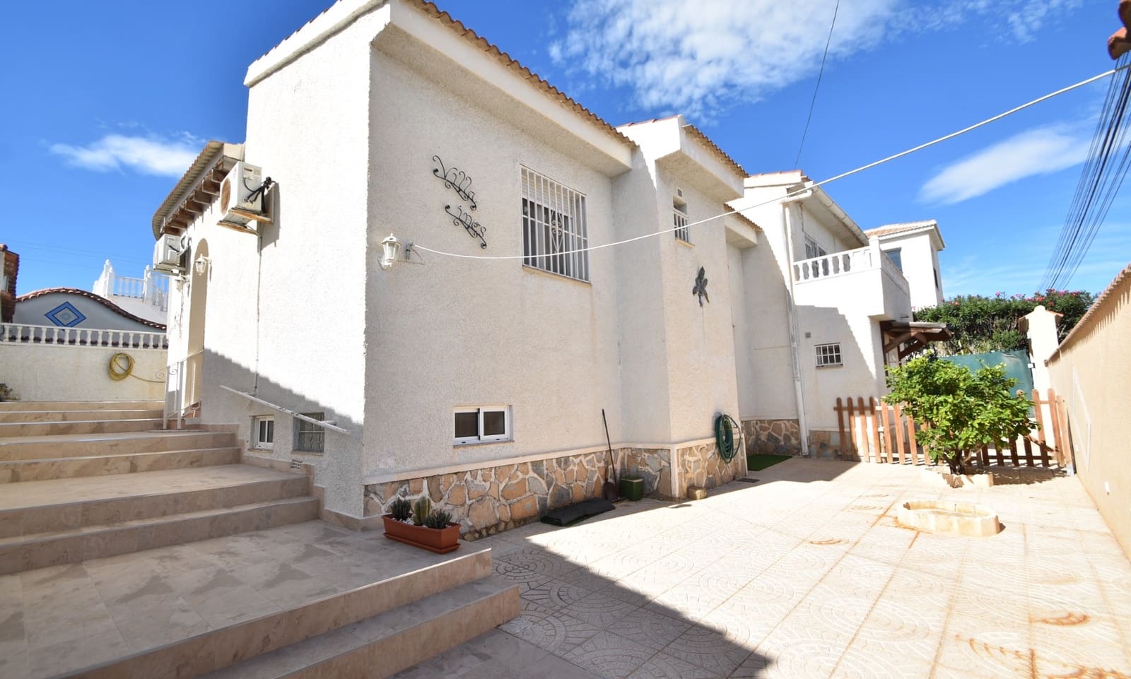 4 bedroom Villa for sale in Ciudad Quesada with pool garage - € 399,000 (Ref: 9436316)