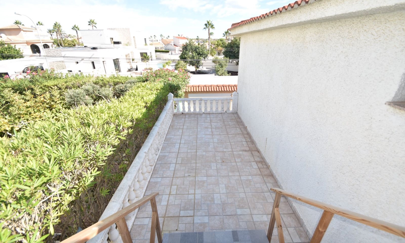 4 bedroom Villa for sale in Ciudad Quesada with pool garage - € 399,000 (Ref: 9436316)