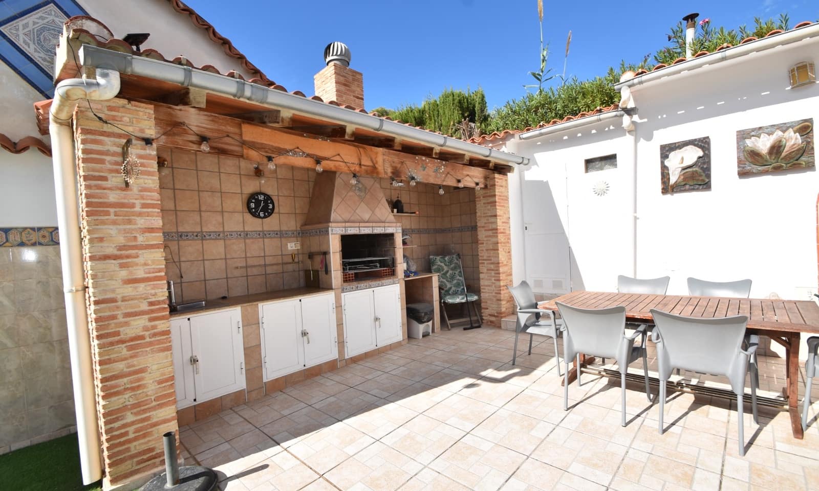 4 bedroom Villa for sale in Ciudad Quesada with pool garage - € 399,000 (Ref: 9436316)